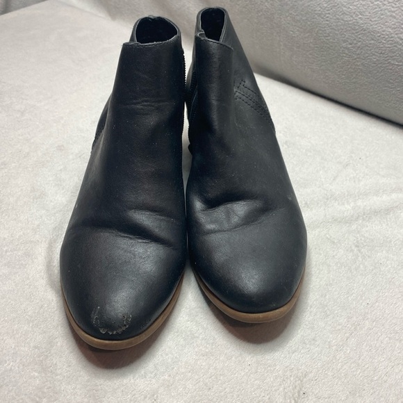 G.H Bass black booties size 8.5 - Picture 1 of 7